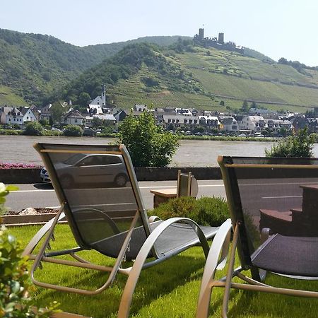 Gaestehaus Burgberg, Weinhaus Fries Kattenes Extérieur photo