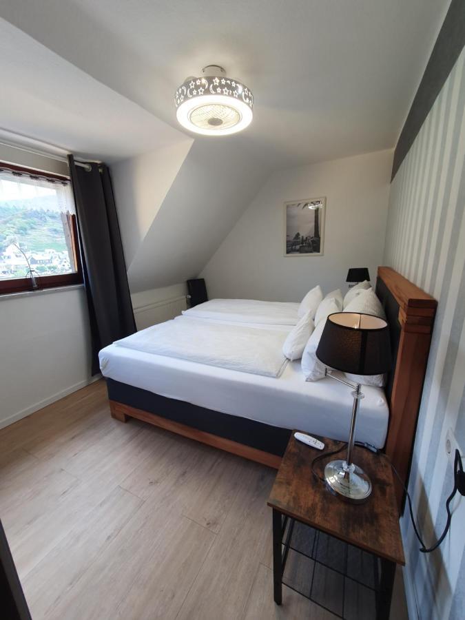 Gaestehaus Burgberg, Weinhaus Fries Kattenes Extérieur photo
