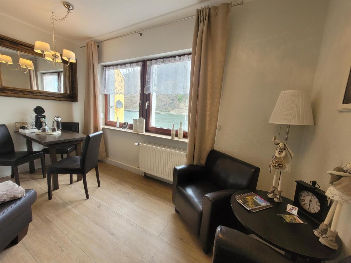 Gaestehaus Burgberg, Weinhaus Fries Kattenes Extérieur photo