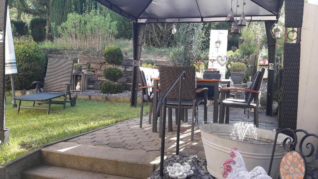 Gaestehaus Burgberg, Weinhaus Fries Kattenes Extérieur photo