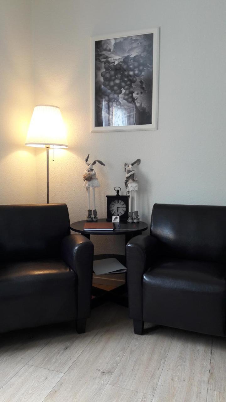 Gaestehaus Burgberg, Weinhaus Fries Kattenes Extérieur photo