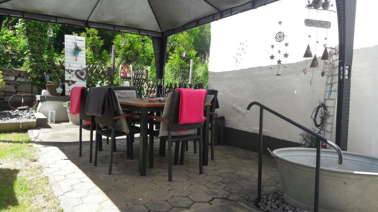 Gaestehaus Burgberg, Weinhaus Fries Kattenes Extérieur photo